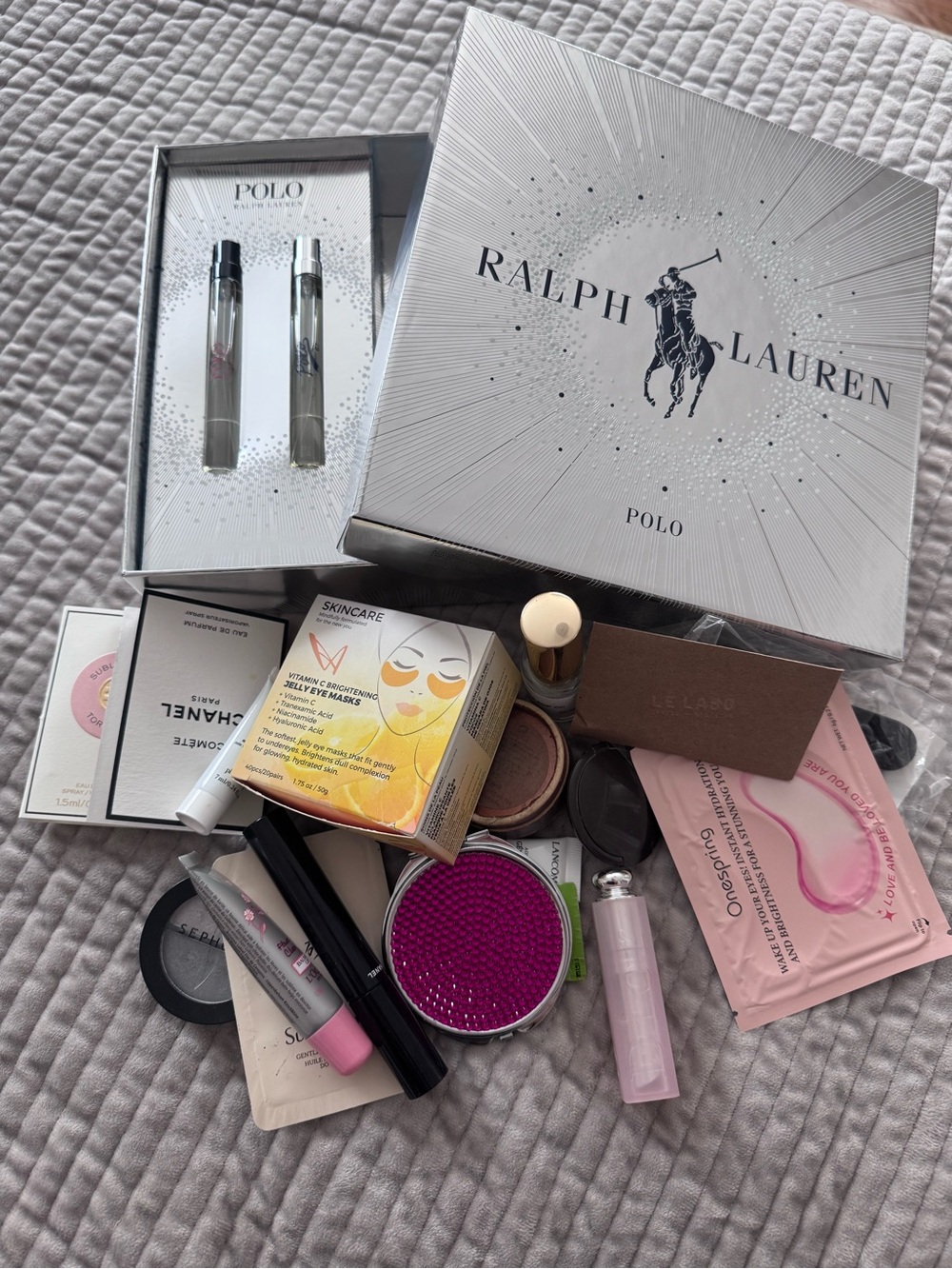 Make up and scent sample bundle - Picture 2 of 5